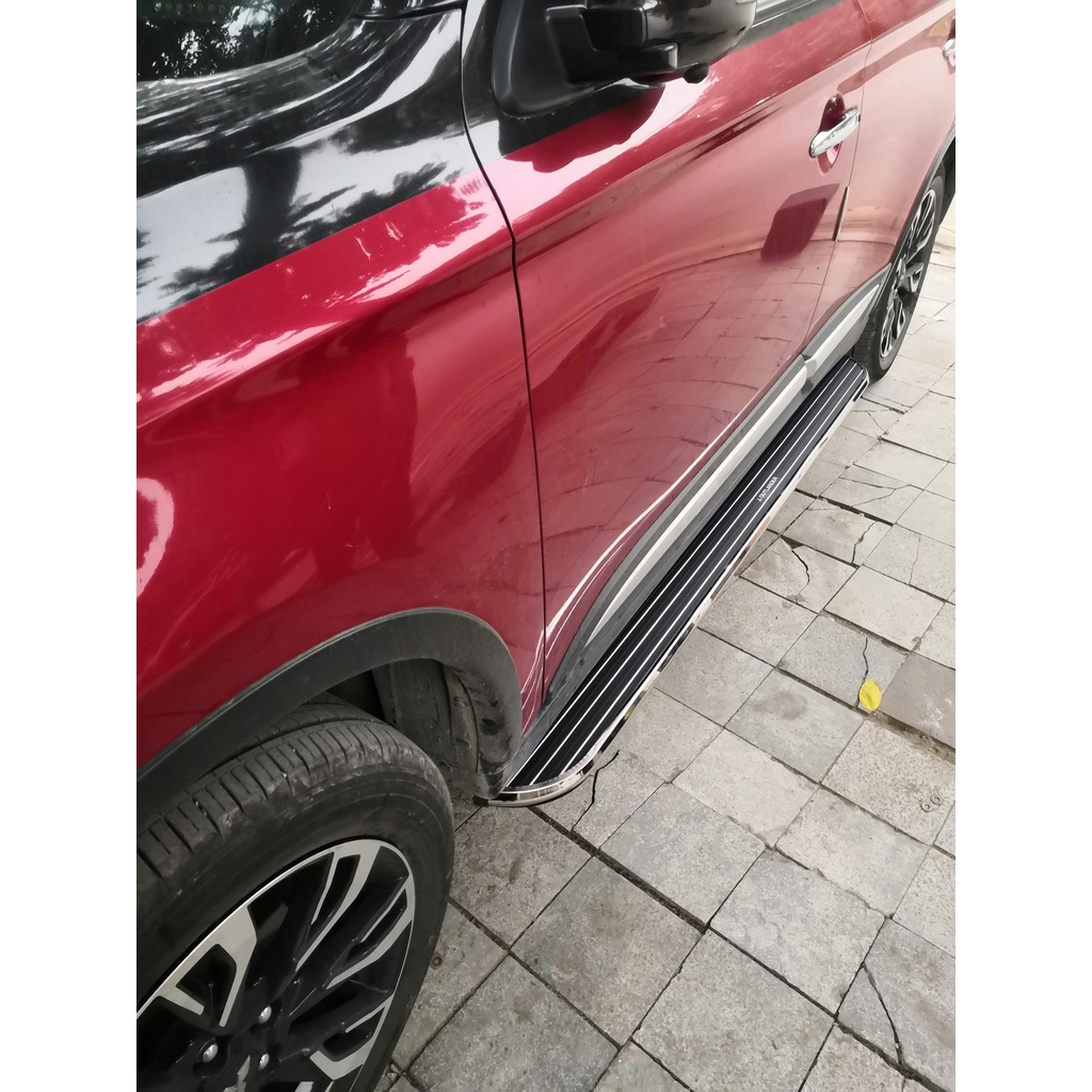 Bậc lên xuống, bệ bước chân xe Mitsubishi Outlander 2016 - 2022. Mẫu Nhôm đúc 100%, siêu KM