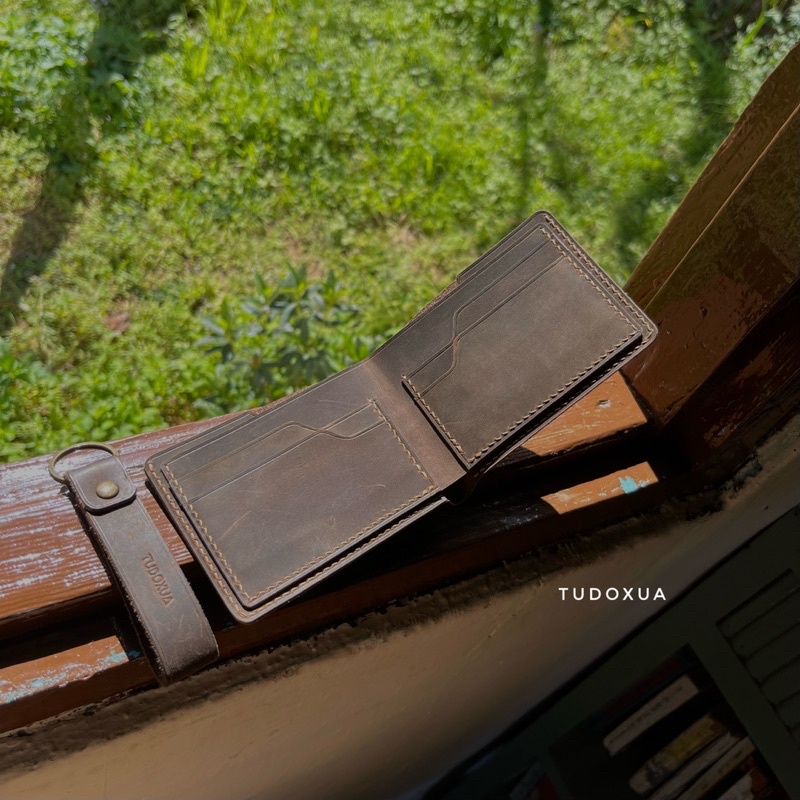 Ví da ngang khắc tên TUDOXUA MNS005 chất liệu da bò thật, tặng kèm móc khóa da