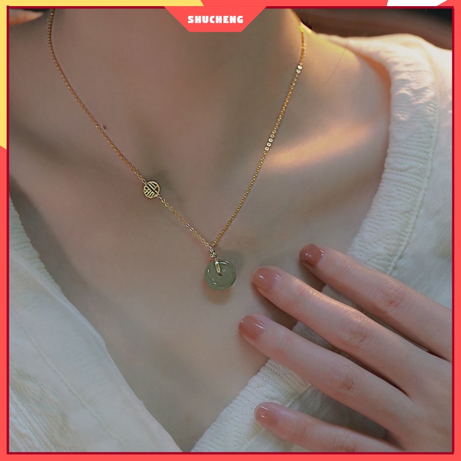 Vòng cổ vàng 18K mặt ngọc bích hình tròn may mắn tài lộc phong cách cổ điển cho nữ