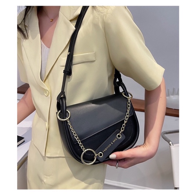 Túi đeo chéo nữ lắp vát mác xích phong cách hàn quốc