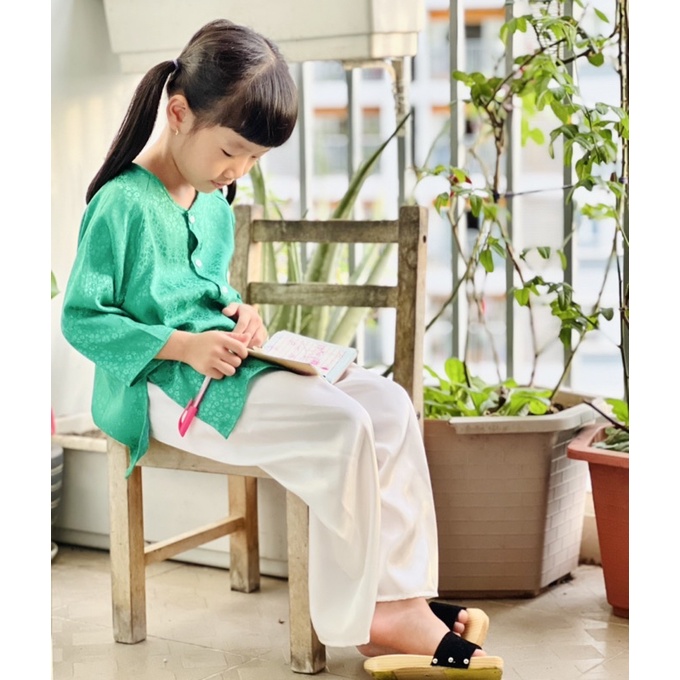 Bà Ba Gấm Hoa Bé Gái Màu Mới 2023