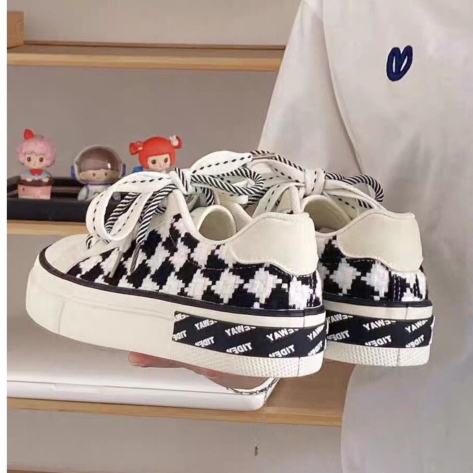 Giày Nữ Thể Thao Độn Đế Phối Kẻ Caro Phong Cách Thể Thao Năng Động Cá Tính SHOPSIEURE88