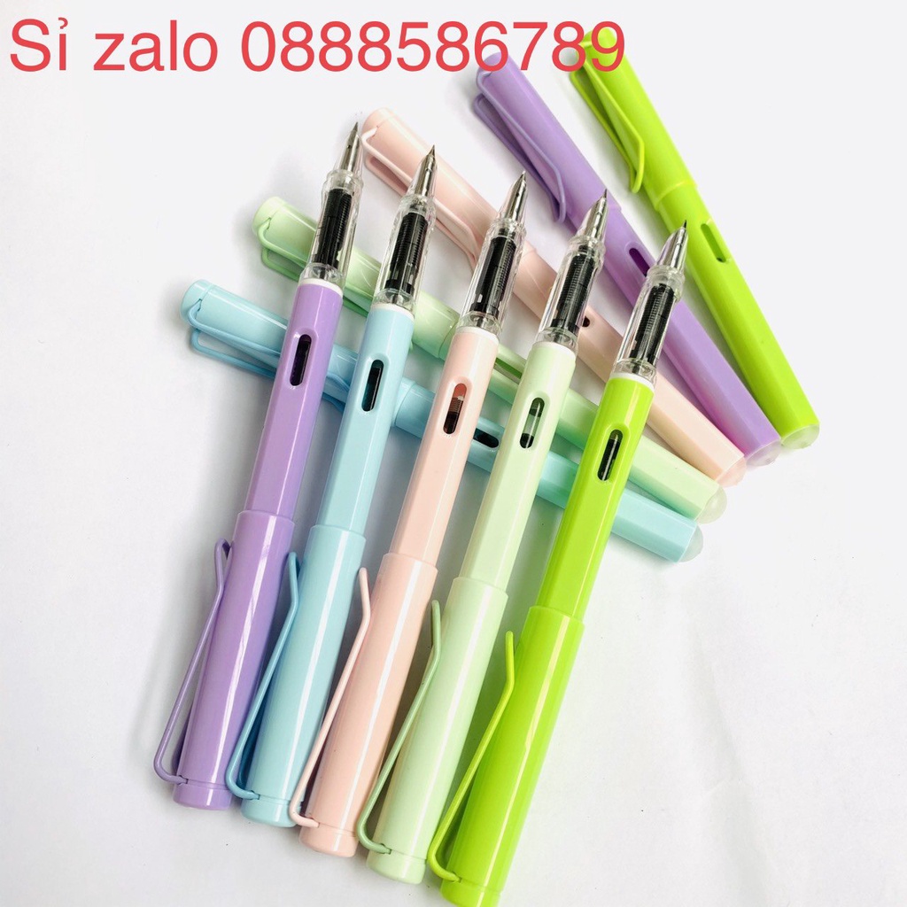 Bút xoá 857 thân nhỏ xinh xinh giúp các bé dễ dàng cầm nắm và sử dụng hơn