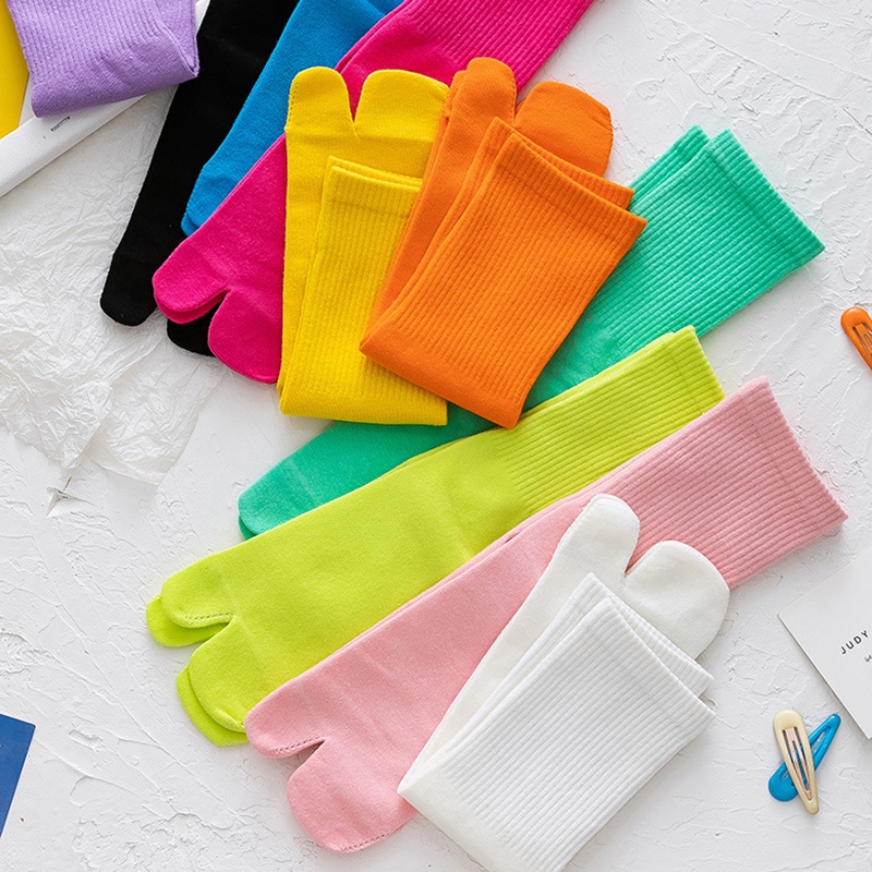 Đôi Vớ Cotton Cao Cổ Màu Trơn Chống Trượt Thời Trang Cho Nữ