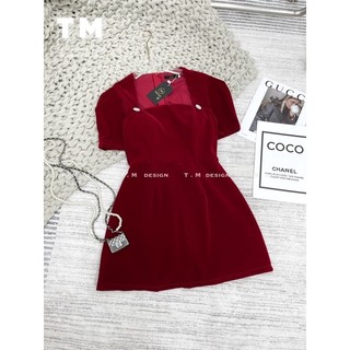 Đầm nhung cổ vuông gắn tag đá