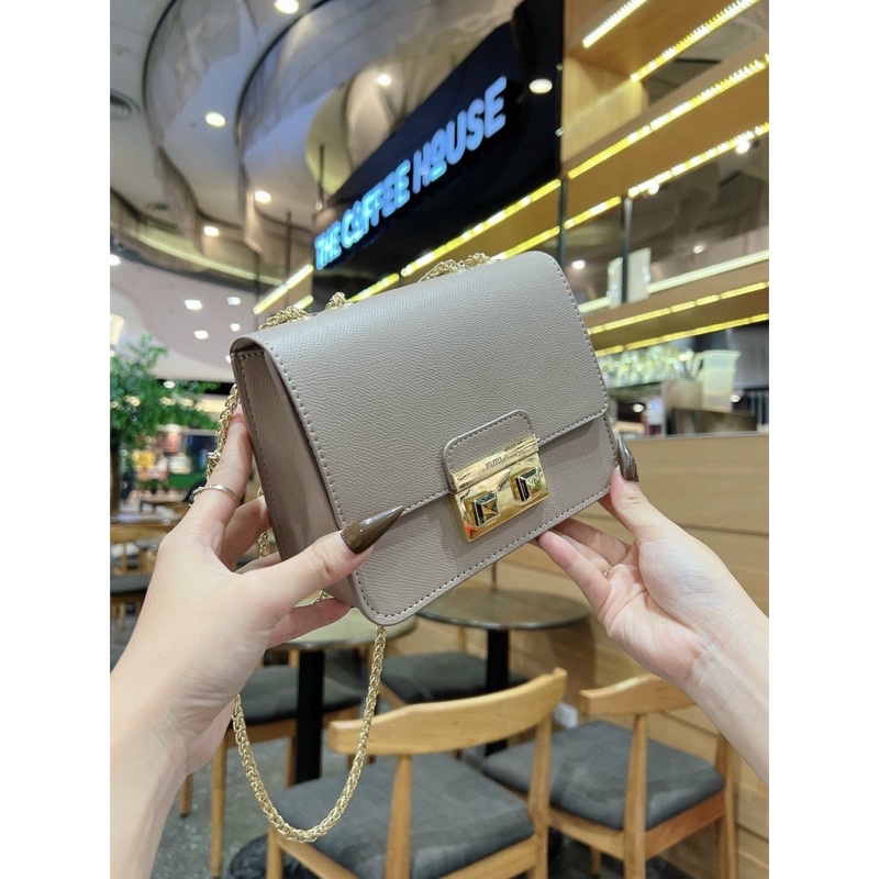 Túi Chữ FFF sz18 dáng vuông