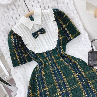 Đầm dạ caro đỏ cổ trắng bèo