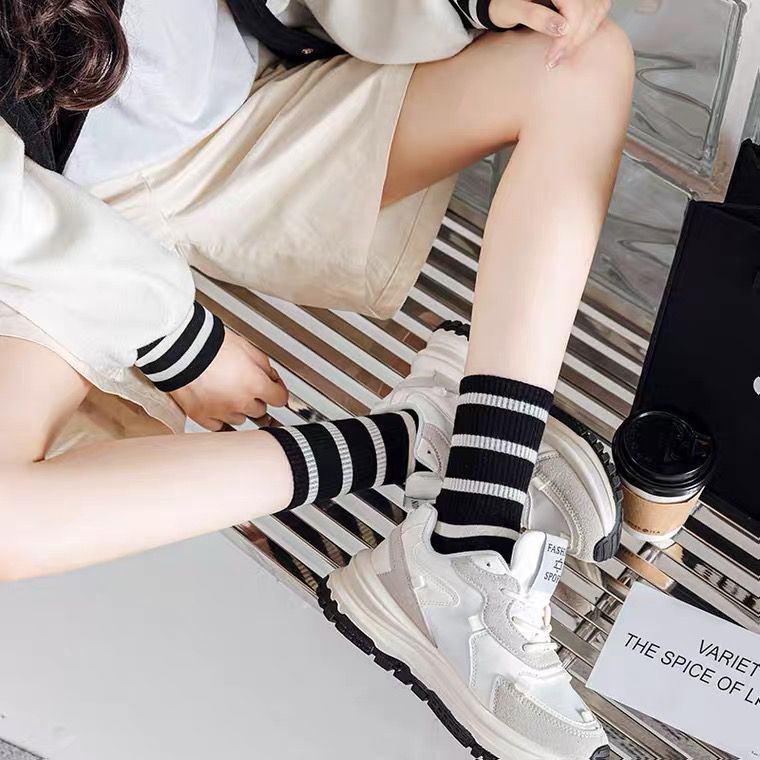 Vớ Cotton Cổ Cao Họa Tiết Sọc Caro Trắng Đen Phong Cách Hàn Quốc Cho Nữ jp5
