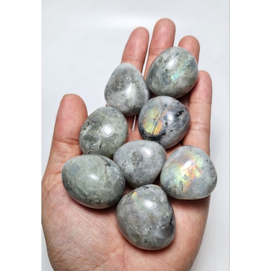 Tumbled Labradorite mài bóng tự nhiên giúp hỗ trợ giảm stress, căng thẳng, giúp ngủ ngon và tăng cường hệ xương khớp