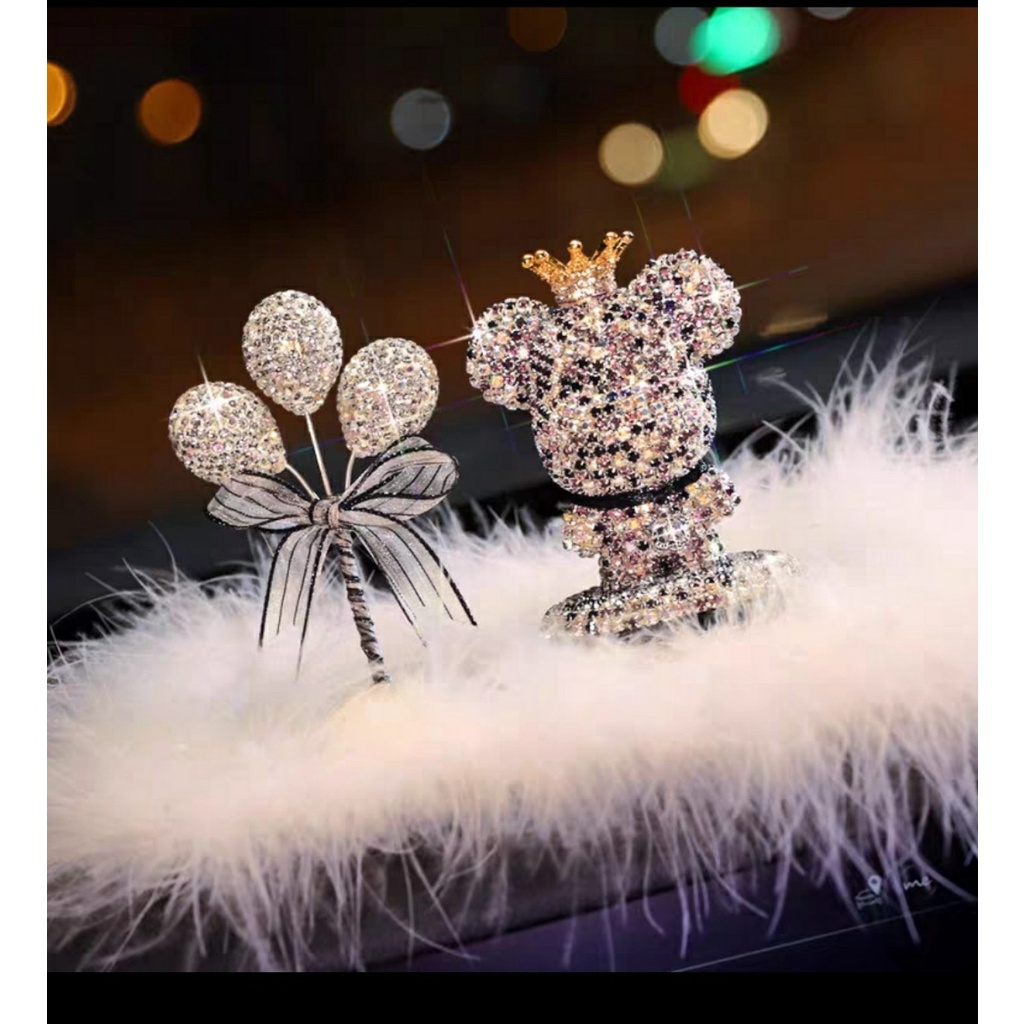 Gấu Bearbick đính đá sang trọng trang trí để bàn để taplo xe ô tô - Housecar Phụ kiện xe hơi CN