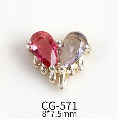 Charm nail mẫu mới trái tim đính đá phối màu hot trend 2023