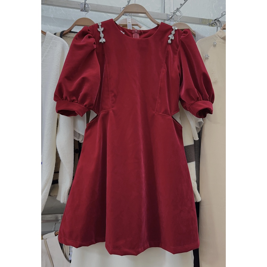 Váy Nhung Dáng Xòe Khoét Eo Vai Đính Đá Tay Phồng | Vui Vẻ Shop