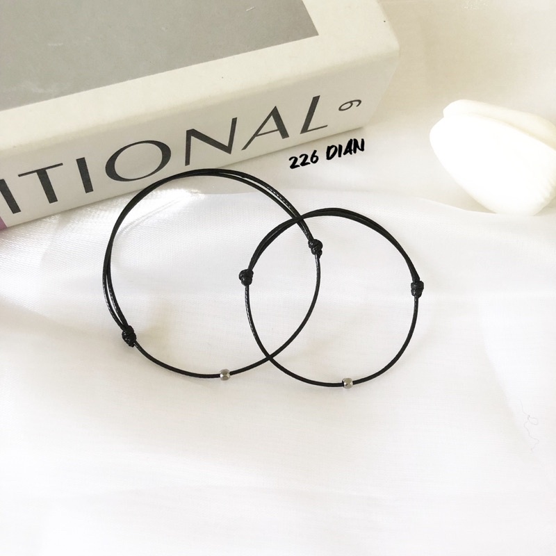 Vòng tay gắn hạt