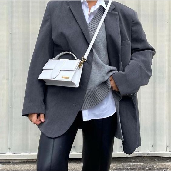 Túi Jacquemus xuất dư fullbox túi vải logo kim loại chắc chắn tinh tế. túi đeo chéo có sẵn