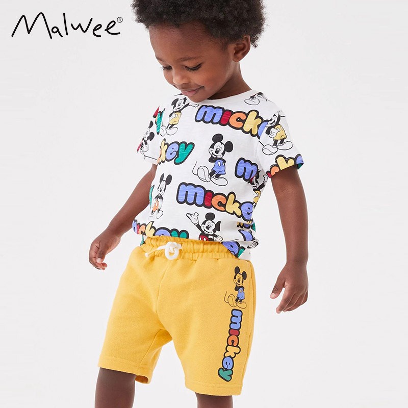 Bộ Hè Thun Cotton Malwee Mickey Quần Vàng cho Bé Trai 2-7 Tuổi Mẫu Mới MW8311 - Little Maven Chính Hãng