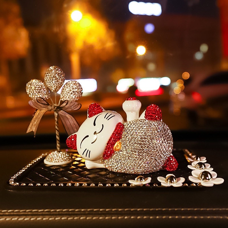 Đế Chống Trượt Đính Hoa Đá Đặt Taplo Ô Tô