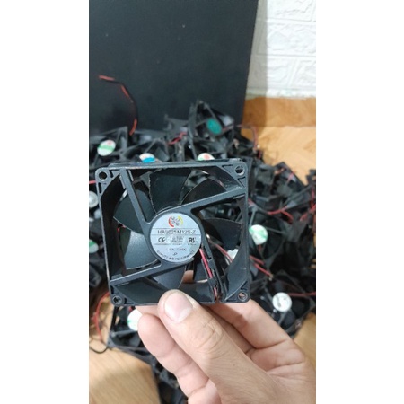 Quạt ,fan 8cm,  12v  tháo máy, chạy tốt , dòng từ 0.19a - 0.30a.