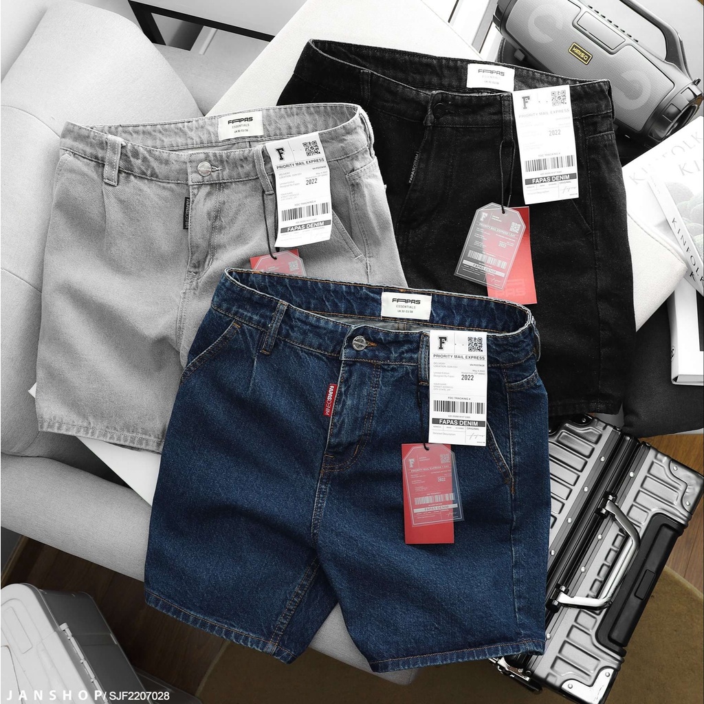 Short Jean kiểu dáng đơn giản, chất jean denim dày dặn nhưng không hề hầm nóng, dễ dàng phối với áo thun, sơmi, polo