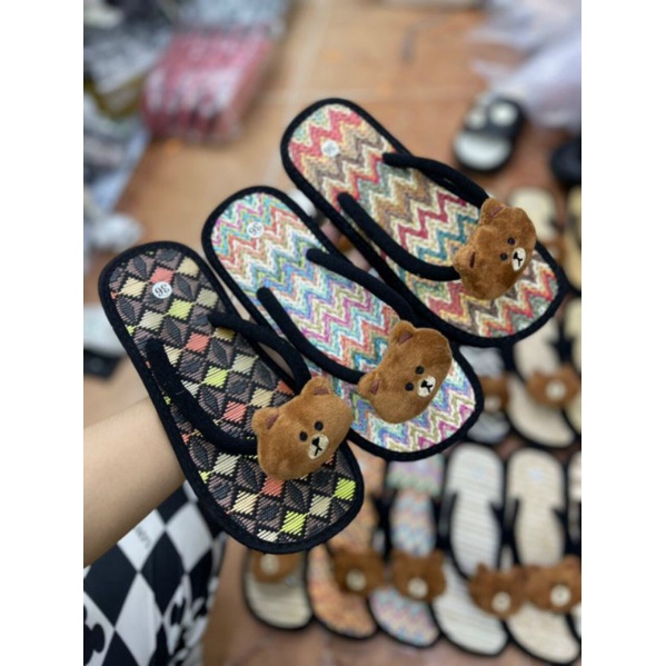 DÉP BỌC GIẢ CHIẾU QUAI KẸP GẮN THÚ ĐẦU GẤU BROWN SIÊU HOT MẪU MỚI FULL SIZE NỮ 36 - 39