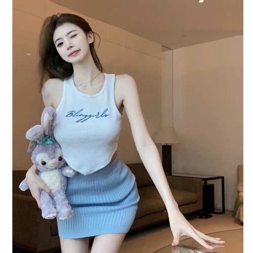 Áo croptop ba lỗ sát nách thêu chữ vạt tam giác cá tính 419 FIORI STORE