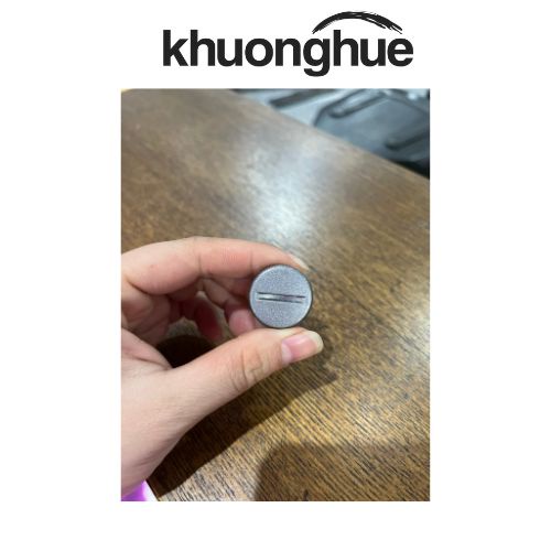 Nút vô lăng nhỏ, vít nắp xả màu xám xe Exciter 135cc chính hãng Yamaha