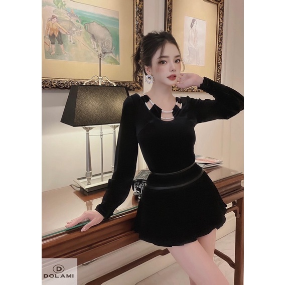 Set áo tay dài khoéc ngực + Chân váy xoè 🖤