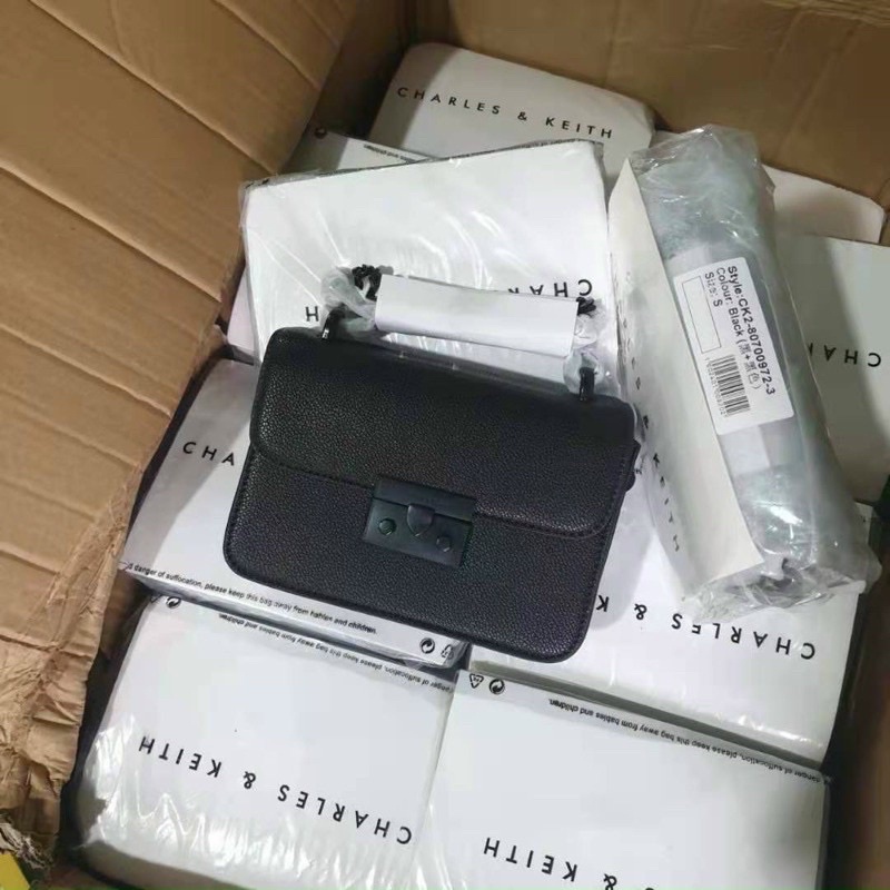 TÚI Cnk Đinh full Đen kèm túi Vải Hãng bao Xuất Xịn Sò