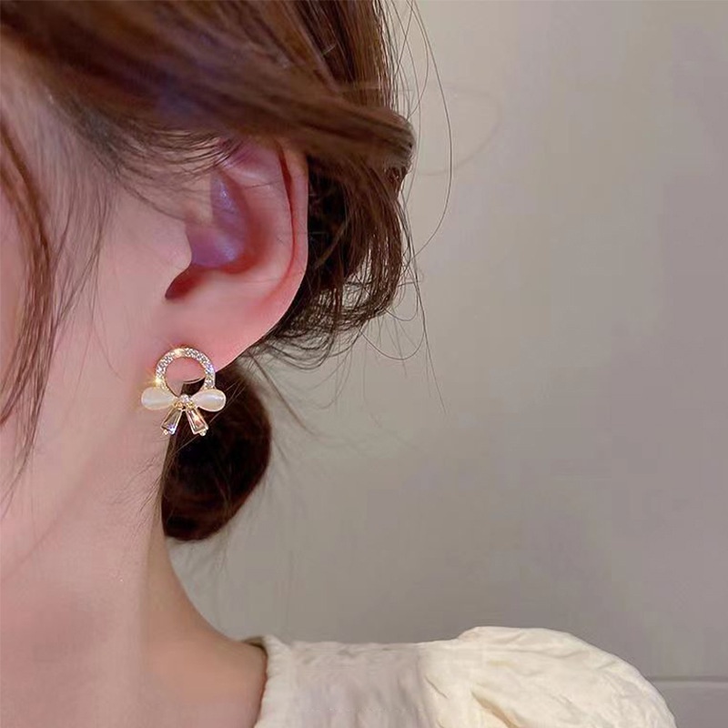 Khuyên tai nữ Hàn Quốc mặt đá sang trọng dễ thương
