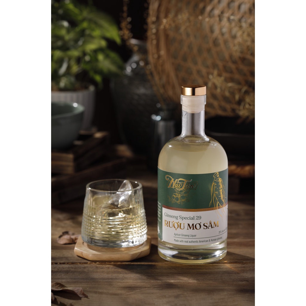 Mơ Sâm Núi Tản Special 29 chưng cất từ mơ tươi Ba Vì lên men tự nhiên ngâm cùng Hồng sâm 6 năm Hàn Quốc – 500ml kèm hộp
