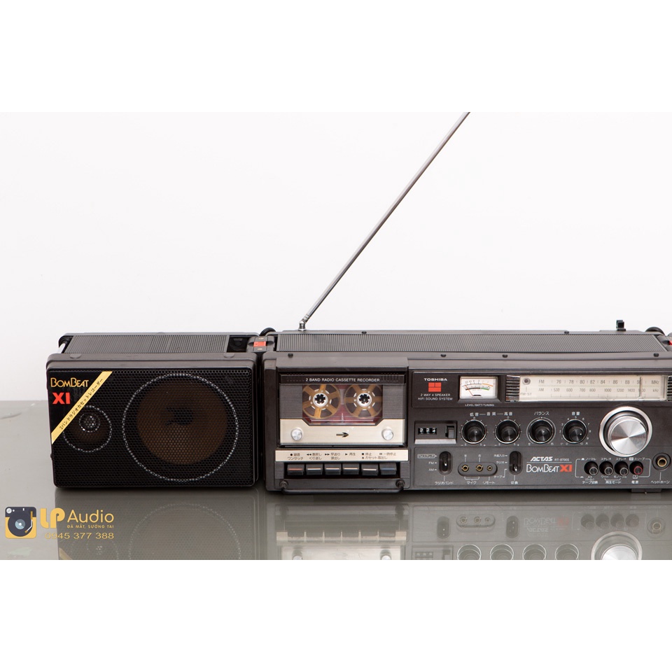 Radio Cassette TOSHIBA 8700