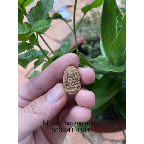 Charm Phật Bà Quan Âm nghìn mắt nghìn tay trầm hương tốc