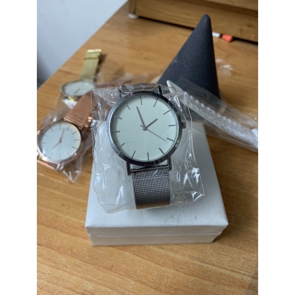Thanh lý đồng hồ thời trang, mới tinh, vừa đẹp vừa sang