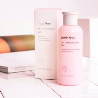 Nước Hoa Hồng Dưỡng Ẩm Dưỡng Trắng Da Chiết Xuất Lá Hoa Anh Đào Innisfree Hàn Quốc