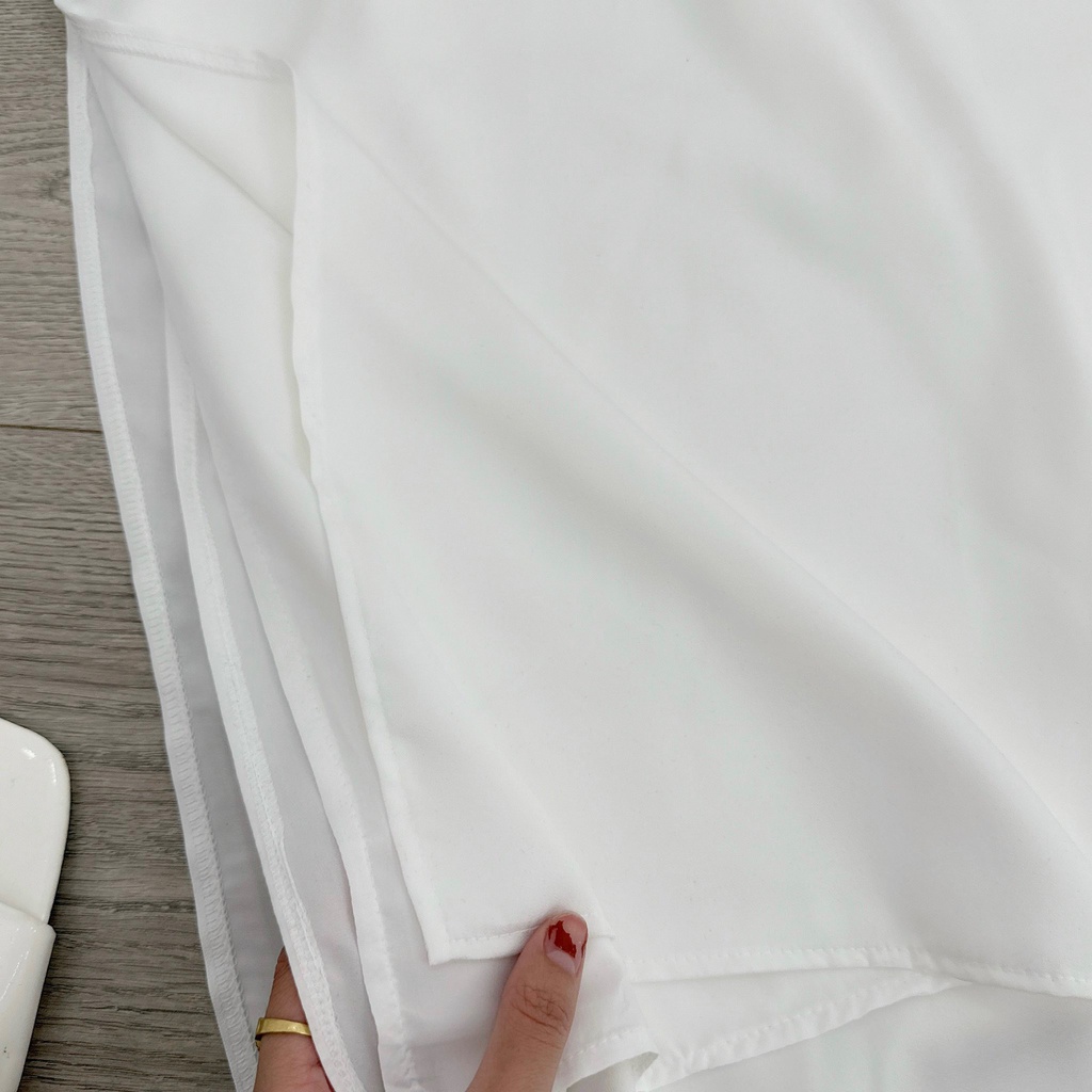 Áo dài lụa trắng hai dây trễ vai nơ ngực 4 tà