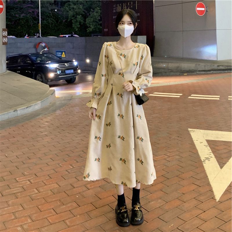 Đầm Hoa Tay Dài Ôm Eo Lãng Mạn Thời Trang Xuân Thu 2022 Mới