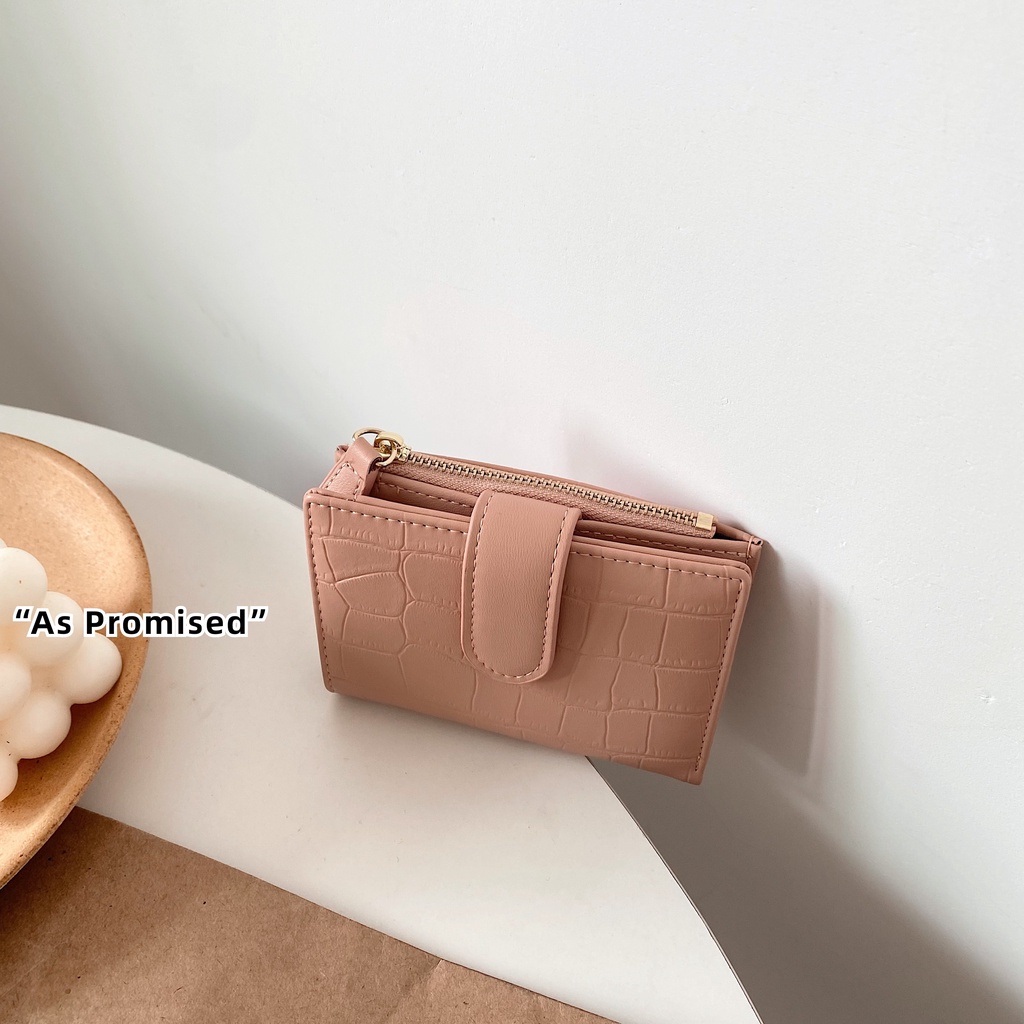 Ví ngắn cầm tay dạng gập Martha vân da 06S-H