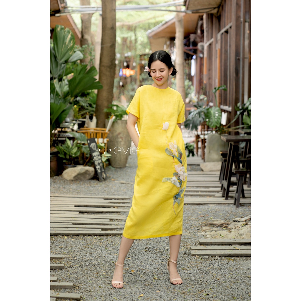 Đầm Evie Nanvi vàng kết hoa ruy băng cườm