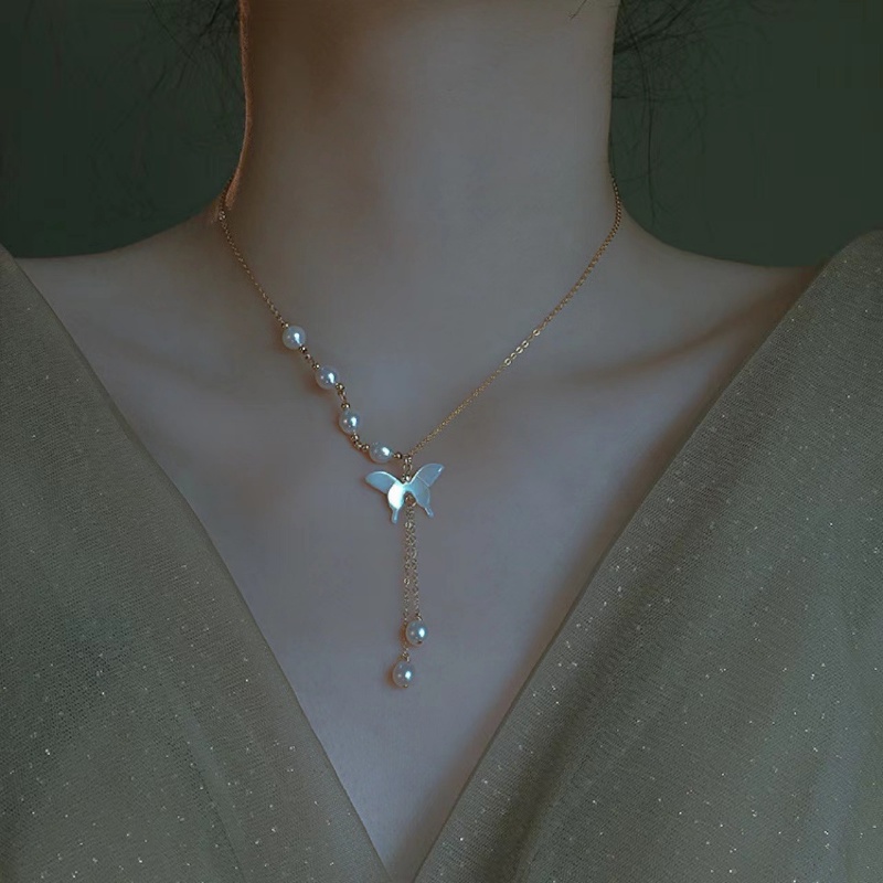 Vòng cổ Mặt Hình Bướm Đính Ngọc Trai Thanh Lịch