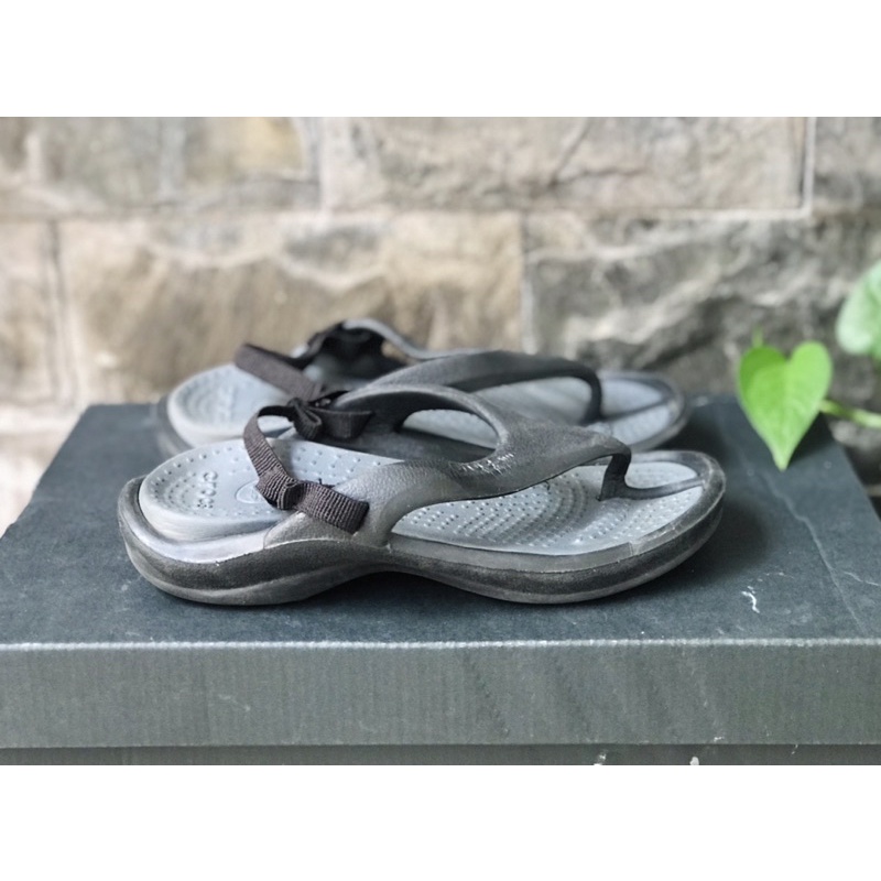 Dép xỏ ngón Crocs bé- size c10/11)