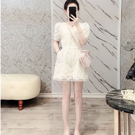 Áo Liền Quần Ống Rộng Màu Trắng Mỏng Vừa Vặn Phong Cách Mới Dành Cho Bạn Nữ