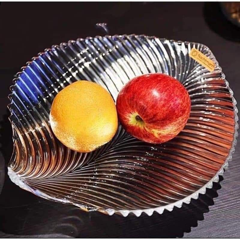 ĐĨA THUỶ TINH HÌNH CHIẾC LÁ