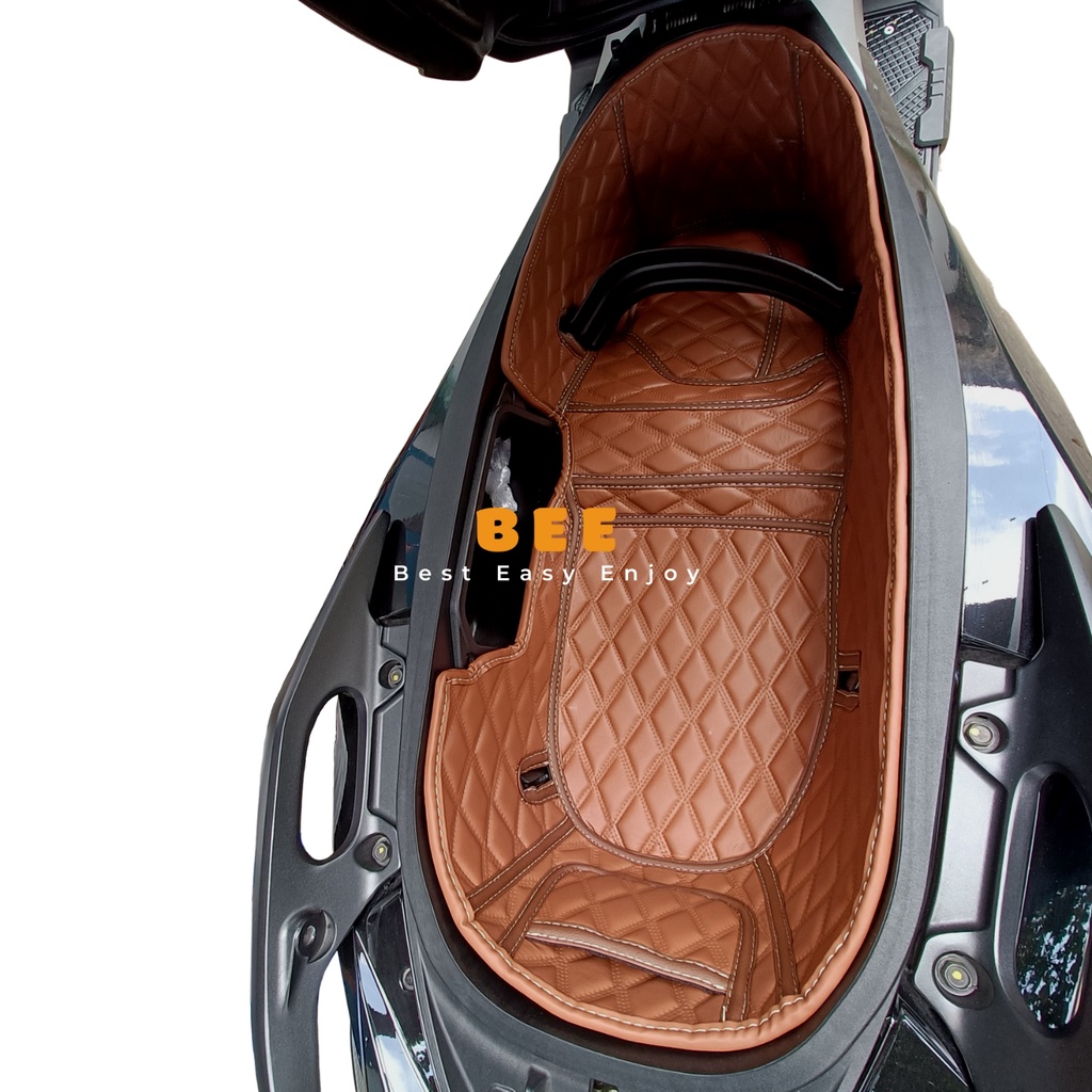 Lót cốp xe máy HONDA ADV FORZA thiết kế từ chất liệu da cao cấp sang trọng có ngăn túi để giấy tờ xe tiện dụng BEE
