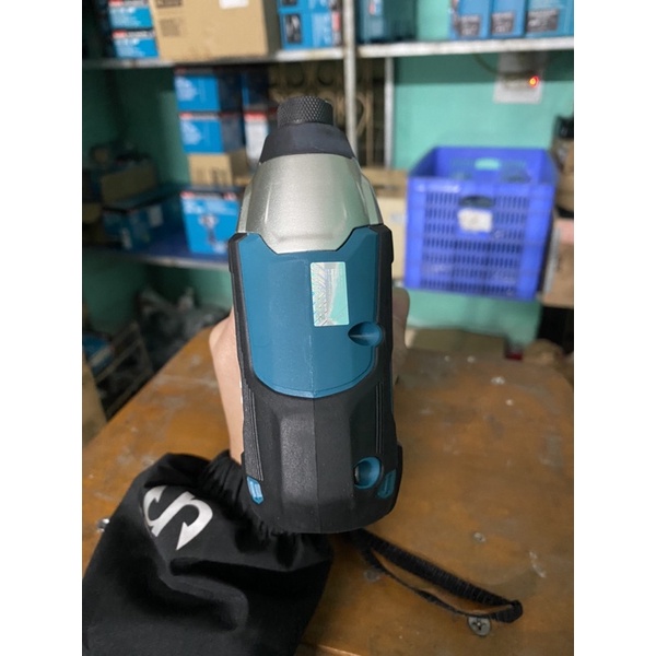 Máy Vặn Vít Dùng Pin 18V Makita DTD157 hàng bóc bộ mới 100%