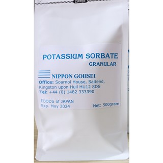 Potassium Sorbate: Ức chế nấm mốc, nấm men trong mỹ phẩm, nước giải khát, các món bánh, củ quả lên men