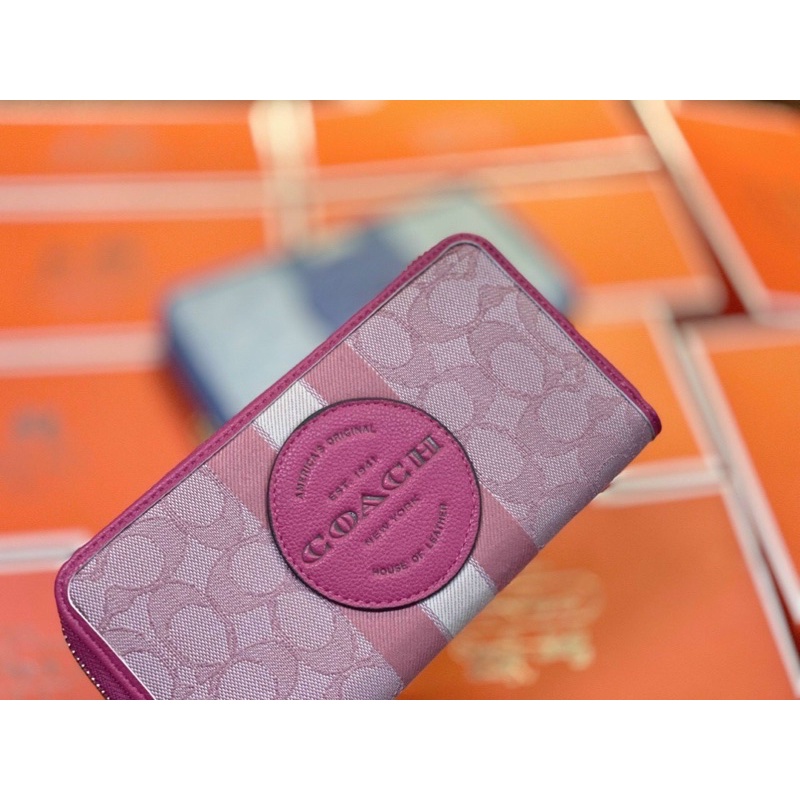 Ví coach khoá kéo