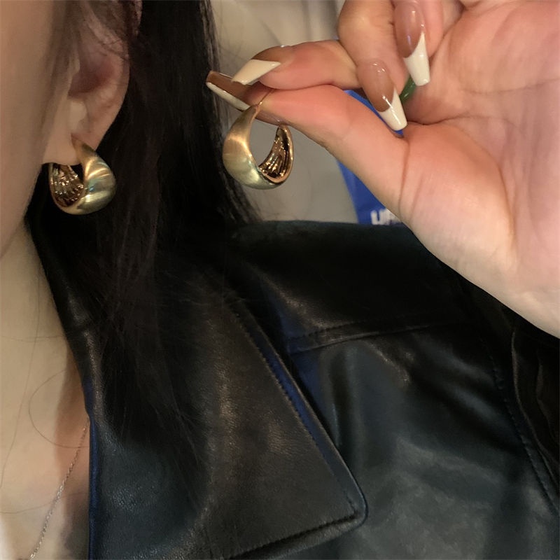 Khuyên Tai Kim Loại Thiết Kế Cọ Chải Phong Cách Năm 2023