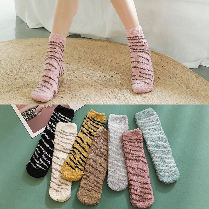 Vớ Lông Cừu San Hô Cổ Vừa In Họa Tiết Da Báo Phong Cách Nhật Bản Thời Trang Thu Đông Dành Cho Nữ