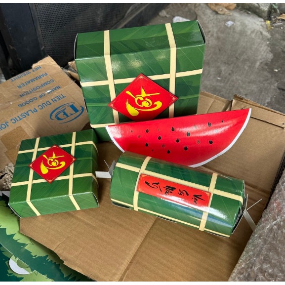 Mô hình bánh chưng bánh tét dưa hấu tự gấp bằng bìa cứng