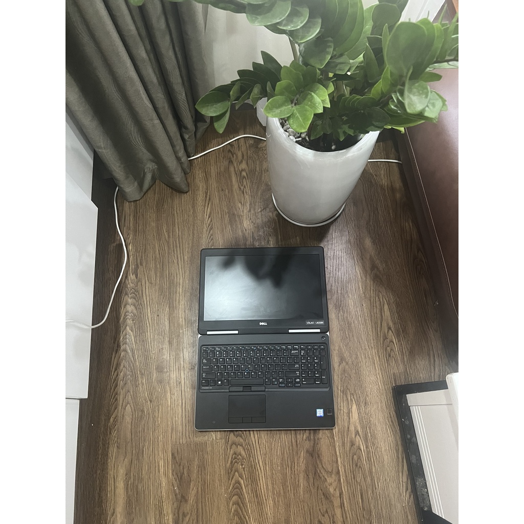 Máy trạm Dell Precision 7520 Core i7 Ram 32G  512G SSD  Quadpro M2200 15"FHD IPS Chuyên Đồ Hoạ Nặng