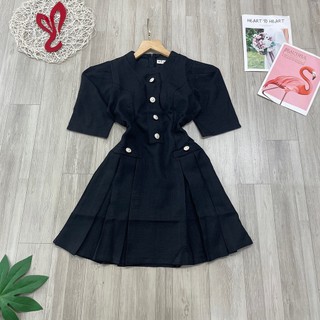 Đầm cổ tròn nút hạt dáng xòe